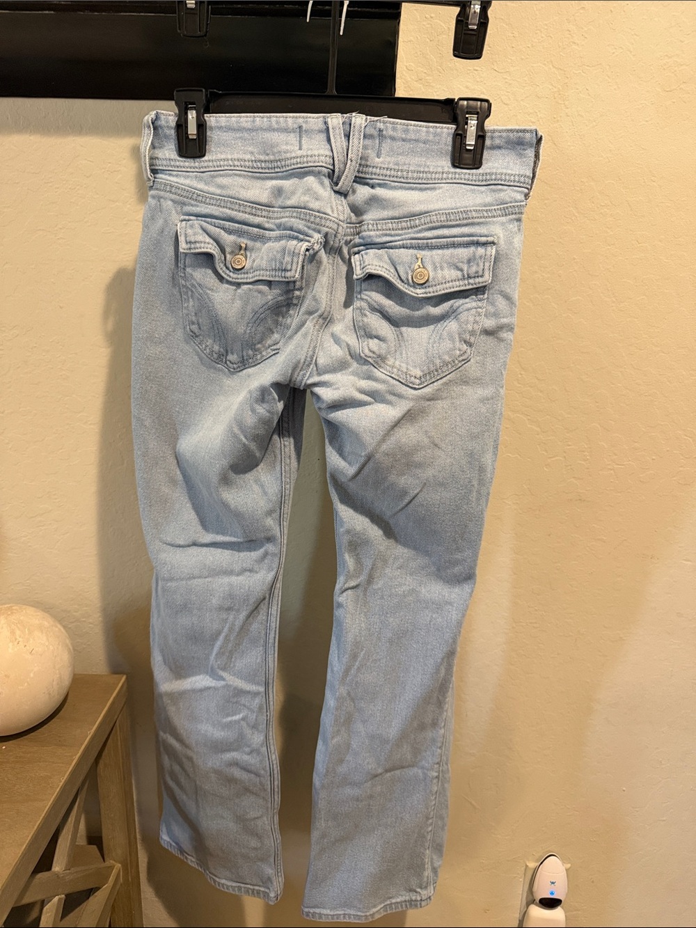 Hollister Low Rise bootcut Jeans with Flap Back Logo Pockets
